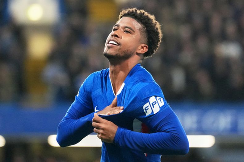ARCHIVO - Foto del 19 de mayo del 2026, Andrey Santos del Chelsea celebra tras anotar en el encuentro ante el Tottenham en la Liga Premier. (AP Foto/Kirsty Wiggleswort, Archivo)