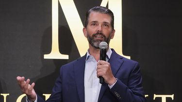 Donald Trump Jr. participa en el anuncio de Trump Mobile, en la Torre Trump de Nueva York, el lunes 16 de junio de 2025. (AP Foto/Richard Drew)