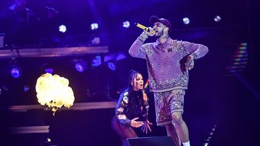 El cantante de rap puertorriqueño Anuel AA se presenta en el festival de música en Caracas, Venezuela, el domingo 19 de marzo de 2023. (Foto AP/Matias Delacroix)