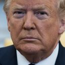 Trump insinúa que no firmaría paquete de ayuda por COVID-19