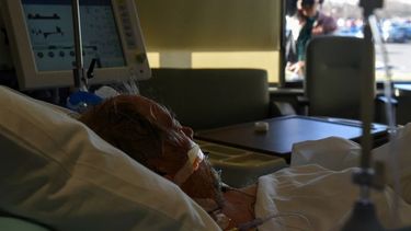 un paciente con covid-19 asesino a su companero de habitacion en un hospital en los angeles