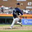 El abridor de los Marineros de Seattle Bryce Miller lanza en la séptima entrada del juego ante los Tigres de Detroit el sábado 13 de mayo del 2023. (AP Foto/Jose Juarez)