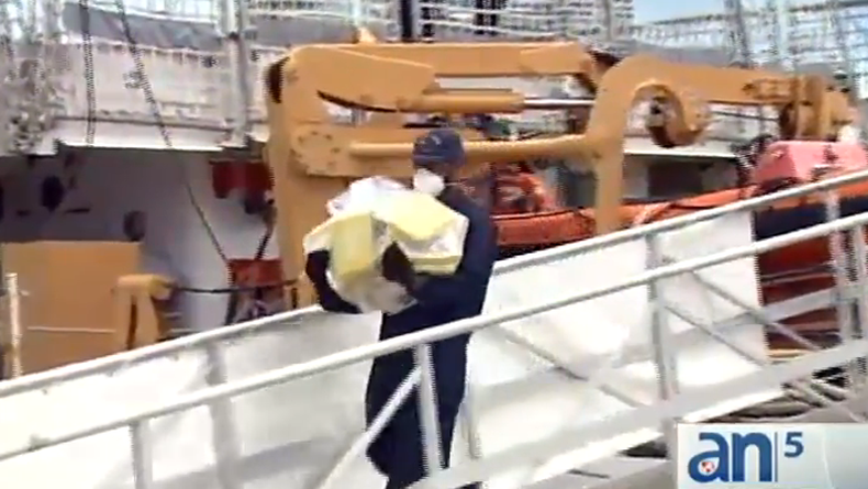 Autoridades del servicio guardacostas decomisaron 93 millones de dólares en cocaína, en un operativo llamado Martillo.