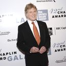 ARCHIVO - El homenajeado Robert Redford llega a la 42ª Gala anual de los Premios Chaplin el 27 de abril de 2015, en Nueva York. (Foto Evan Agostini/Invision/AP, archivo)