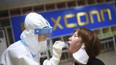 director del fbi: covid-19 se origino probablemente por accidente en laboratorio de wuhan