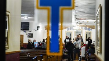 Hermano de George Floyd se suma a álbum de protesta