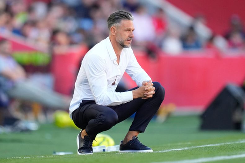El técnico de Mallorca Martín Demichelis durante el partido de la Liga de España contra Real Madrid, el 4 de abril de 2026. (AP Foto/José Bretón)