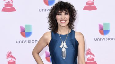 moreno alcanza los grammy con carta de amor para los angeles