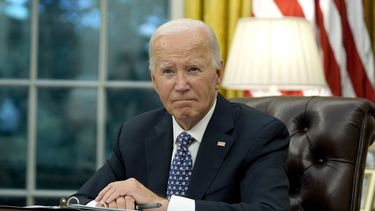 ARCHIVO - El presidente Joe Biden habla desde el Despacho Oval de la Casa Blanca el 30 de septiembre de 2024, en Washington. (AP Foto/Mark Schiefelbein, archivo)