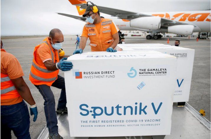 Junto a las vacunas chinas, el régimen venezolano pudo conseguir algunos envíos de Rusia para paliar la falta de dosis para luchar contra el coronavirus (Reuters)