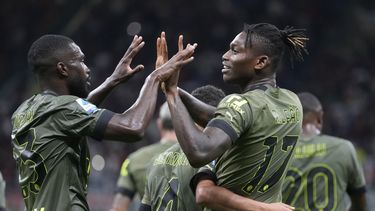 Con nuevos dueños, Milan busca vencer al Inter en el derbi