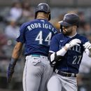Winker jonronea y remolca 3, Marineros blanquean Oakland 9-0