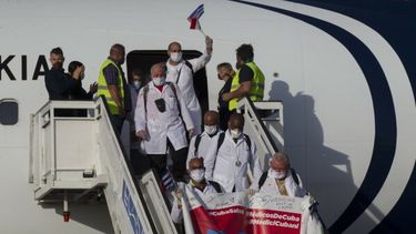 misiones medicas cubanas bajo la lupa: denuncian explotacion y trabajo forzado