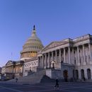 Vista del Capitolio al amanecer, Washington, miércoles 7 de febrero de 2024. Forzando un enfrentamiento con los republicanos, el líder de la mayoría en el Senado, el demócrara Chuck Schumer, tratará el miércoles 7 de febrero de 2024 de salvar los fondos para la guerra de un acuerdo fallido que incluía dinero para la frontera, al avanzar con una votación de ensayo que enviaría decenas de miles de millones de dólares a Ucrania, Israel y otros aliados.(AP Foto/Jose Luis Magana)