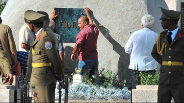 fin de una era: cenizas de fidel castro yacen en santiago de cuba