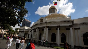 Venezuela: congreso nombra 13 magistrados