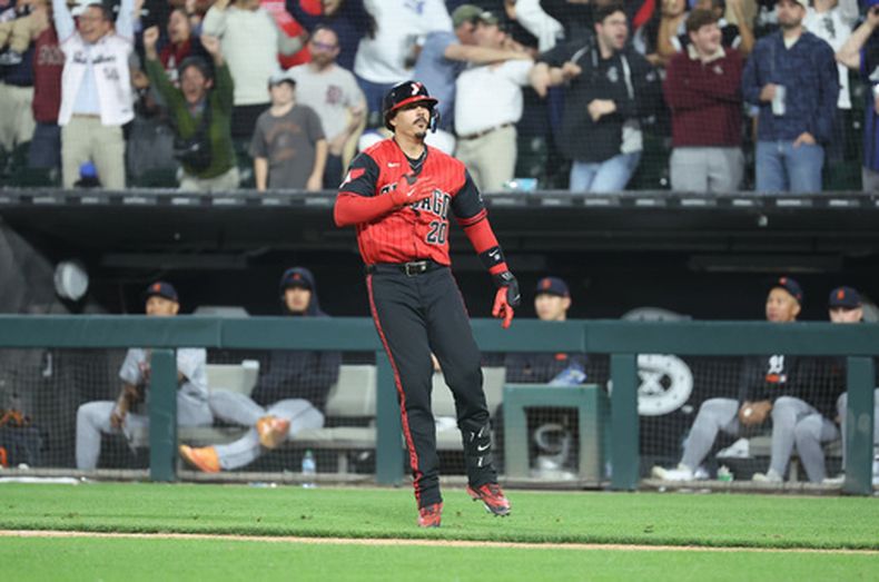 El cubano Miguel Vargas, de los Medias Blancas de Chicago, festeja luego de conseguir un jonrón de dos carreras para resolver el juego del viernes 29 de mayo de 2026 ante los Tigres de Detroit (AP Foto/Talia Sprague)