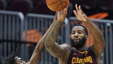 Drummond logra doble doble; Cavs superan a Knicks