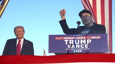 El director general de Tesla y SpaceX, Elon Musk, ofrece un discurso durante un mitin con el nominado republicano a la Casa Blanca, el expresidente Donald Trump en el Butler Farm Show, en Butler, Pensilvania, el 5 de octubre de 2024. (AP Photo/Alex Brandon)