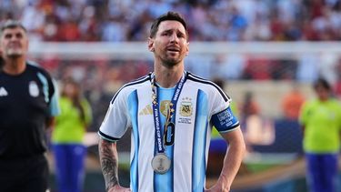 El capitán argentino Lionel Messi llora tras la derrota 1-0 ante España en la final del Mundial, el domingo 19 de julio de 2026, en East Rutherford, Nueva Jersey. (AP Foto/Stephanie Scarbrough)