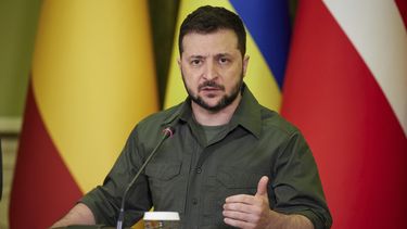 zelensky confirmo la evacuacion de 100 civiles de la planta de mariupol