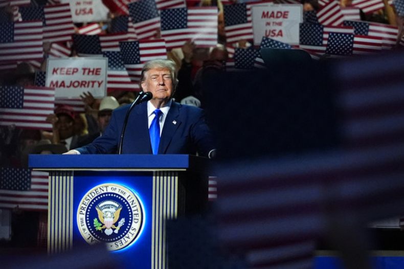 El presidente Donald Trump en la convención republicana, el miércoles 9 de septiembre de 2026, en Dallas. (AP Foto/Julia Demaree Nikhinson)