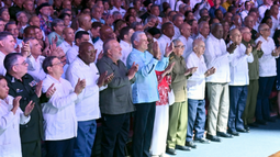 raul castro reaparece en publico a los 95 anos tras semanas de ausencia