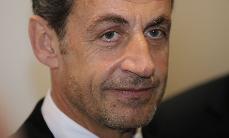 El expresidente franc&eacute;s Nicolas Sarkozy asiste a la inauguraci&oacute;n de la Fundaci&oacute;n Claude Pompidou, centro de ense&ntilde;anza e investigaci&oacute;n de la enfermedad de Alzheimer, el lunes 10 de marzo de 2014, en Niza, Francia. (Foto A
