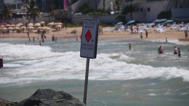 Las playas del norte de Puerto Rico seguirán peligrosas hasta el viernes