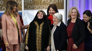 EEUU premia a activista guatemalteca y forense hondureña