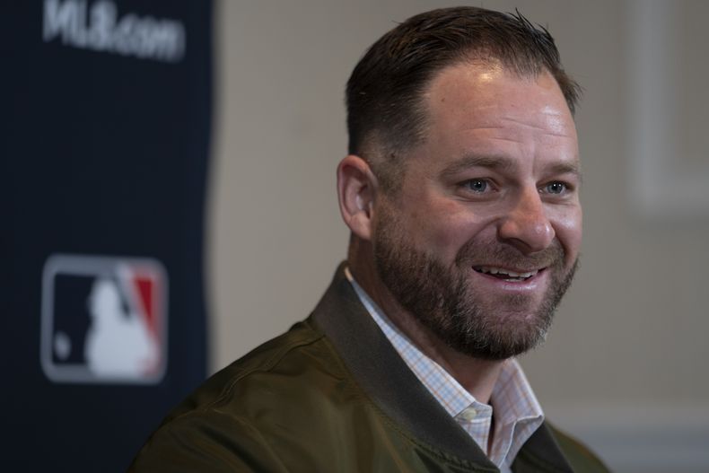 El mánager de los Guardianes de Cleveland Stephen Vogt responde a preguntas durante la reunión de invierno de la MLB el martes 5 de diciembre del 2023. (AP Foto/George Walker IV)