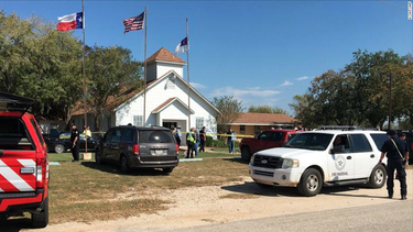 reportan al menos 27 muertos en tiroteo masivo en una iglesia de texas