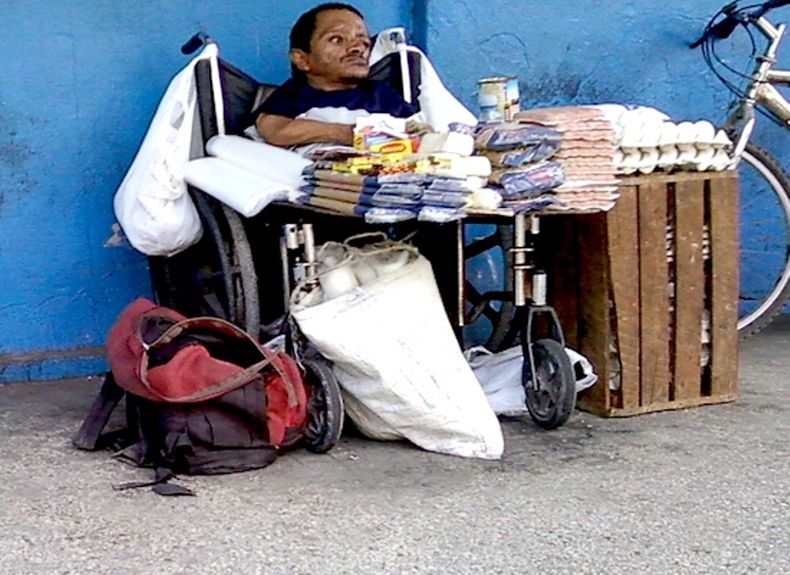 Vendedor por cuenta propia discapacitado.