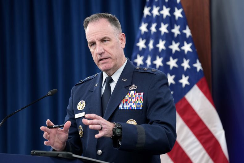 El portavoz del Pentágono, el general de brigada de la Fuerza Aérea Patrick Ryder, durante una sesión informativa en el Pentágono, el jueves 15 de febrero de 2024, en Washington. (AP Foto/Susan Walsh)
