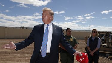 Trump sopesa enviar migrantes detenidos a ciudades santuario