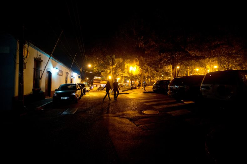 REP-GEN_VENEZUELA-AVENTUREROS_DE_LA_NOCHE-9.jpg