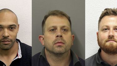 Estas fotos de archivo sin fecha emitidas por la Policía Metropolitana de Londres el viernes 25 de abril de 2025 muestran, de izquierda a derecha, a Daniel Kelly, Stewart Ahearne y Louis Ahearne, encarcelados en Old Bailey por conspirar para matar al exboxeador Paul Allen. (Policía Metropolitana vía AP)