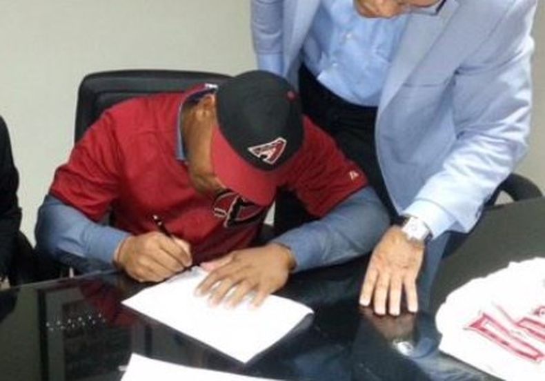 "La oportunidad de encontrar un bate de poder como Tomás no se ve muy a menudo y estamos muy emocionados de que se uniera a los D'Backs": vicepresidente y gerente general