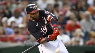 Nacionales vencen a Cerveceros con jonrones de Bell y Ruiz
