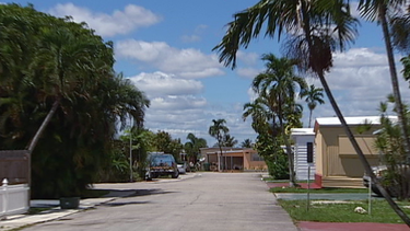 vecinos en hialeah denuncian presuntas violaciones administrativas