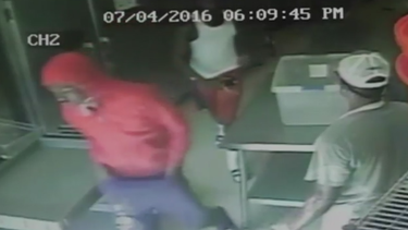 roban a punta de pistola