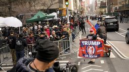 protestas en apoyo a trump frente a los juzgados en new york