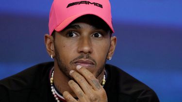 Mercedes quiere seguir con Hamilton y que sea competitivo