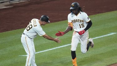 Con jonrón, Cruz enciende a Piratas, que vencen a Cerveceros