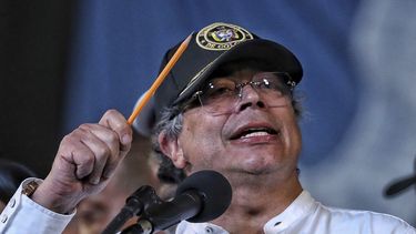 El presidente de Colombia, Gustavo Petro, en su intervención en un acto para reunir apoyo de cara a su consulta popular sobre la reforma laboral, en Cali, Colombia, el miércoles 11 de junio de 2025. (AP Foto/Santiago Saldarriaga)