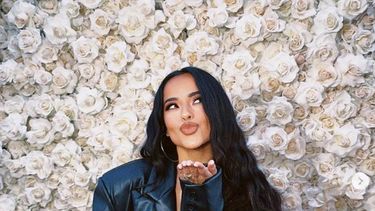 becky g aparece sin anillo de compromiso luego que su novio confesara su infidelidad