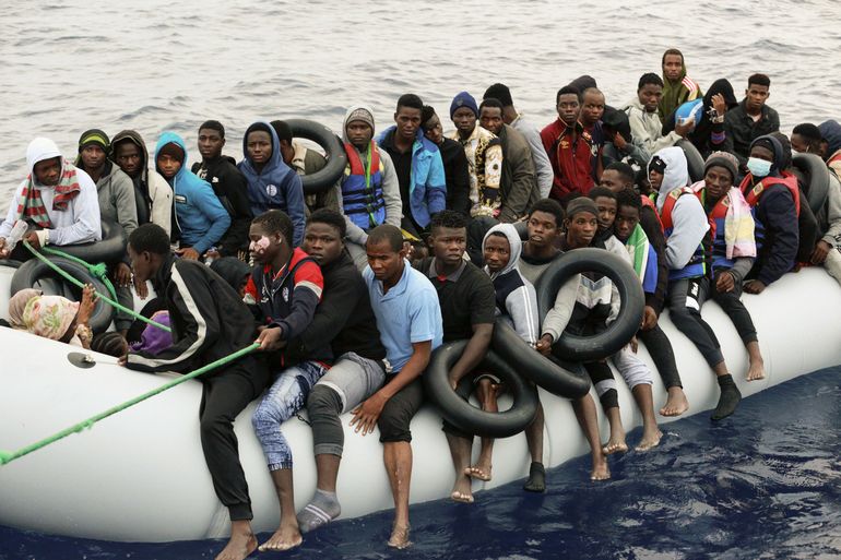 UE mantiene apoyo a socios libios pese a abusos a migrantes