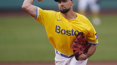 Rangers añaden al derecho Nathan Eovaldi por dos años