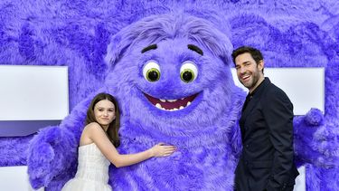 Cailey Fleming (i) y John Krasinski en la premiere de “IF” en Nueva York el 13 de mayo de 2024. (Evan Agostini/Invision/AP)