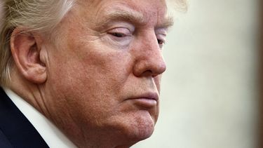Trump afirma que memo secreto sobre FBI prueba su inocencia